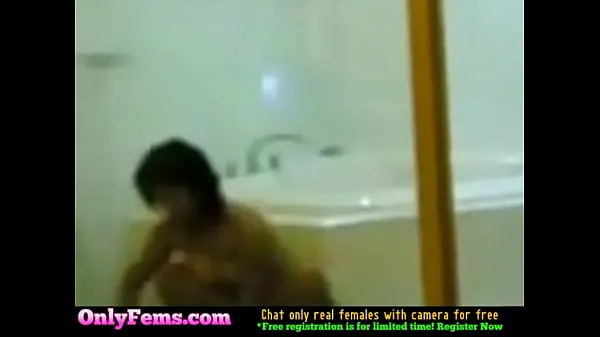 XXX Indonesian Slut in Singapore Cleaning Porn 에너지 영화