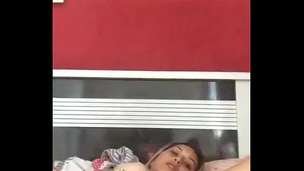 XXX Loira caiu na net enfiando pepino na buceta ऊर्जा फिल्में