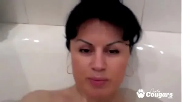 XXX Gordita milf nataly masturbándose en el baño películas sobre energía