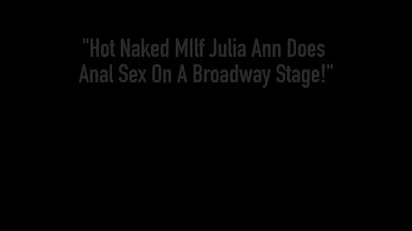 XXX Heiße nackte Julia Ann macht Analsex auf einer Broadway-BühneEnergiefilme