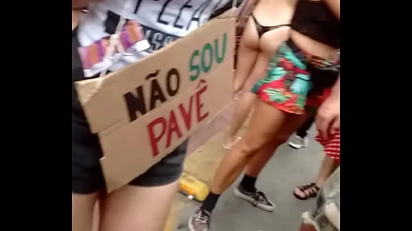 XXX Loirinha desfilando no centro de sp carnaval de rua 에너지 영화