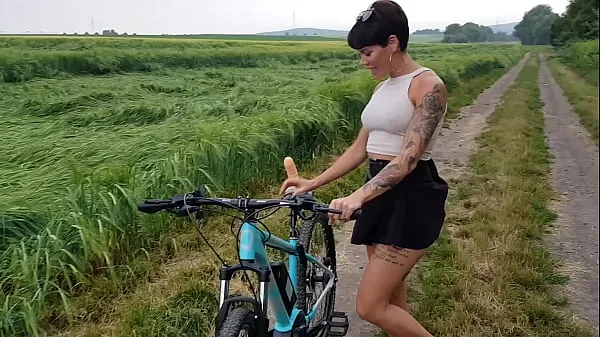 XXX Premiere! Bicycle fucked in public horny أفلام الطاقة