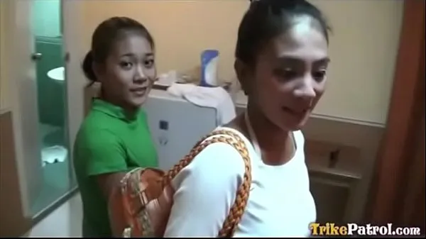 ภาพยนตร์ XXX Thick-assed Filipina babe offers up pussy to horny tourist energy