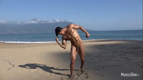 XXX Brazilian sexy guy worship near the ocean 에너지 영화