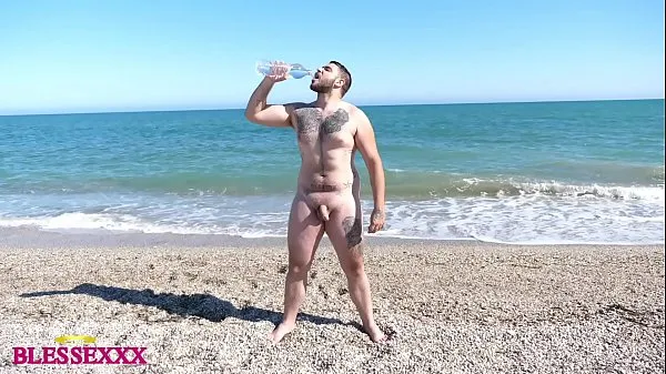 ภาพยนตร์ XXX Straight male walking along the nude beach - Magic Javi energy