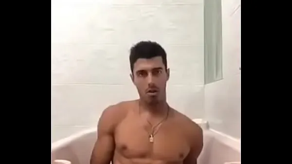 XXX Handsome guy cum on bath energiefilms