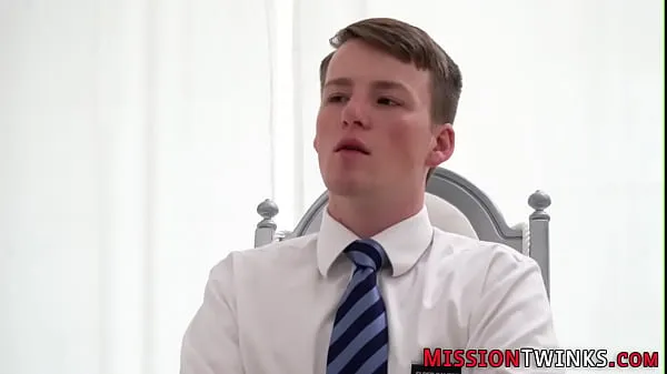 XXX Mormon teen gets ass fingered Films énergétiques