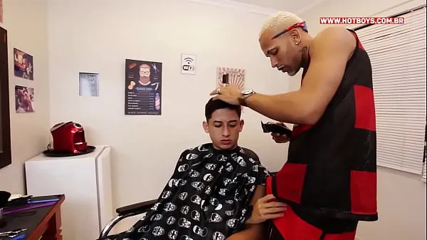 XXX Friseur hat neue neugierige gegessenEnergiefilme