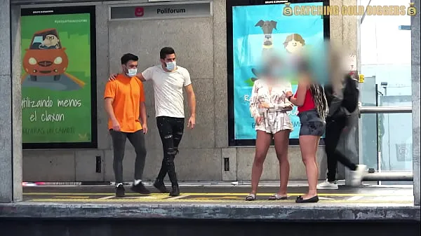 XXXMeeting Two HOT ASS Babes At Bus Stop Ends In Incredible FOURSOME Back Home能源电影