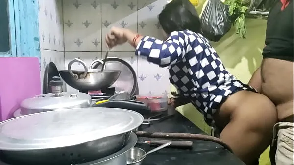 XXX The maid who came from the village did not have any leaves, so the owner took advantage of that and fucked the maid (Hindi Clear Audio energijski filmi