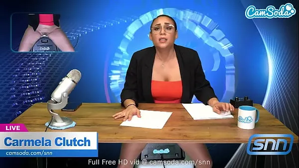 XXX Hot MILF with Huge Boobs masturbates on air while reading the news ενεργειακές ταινίες