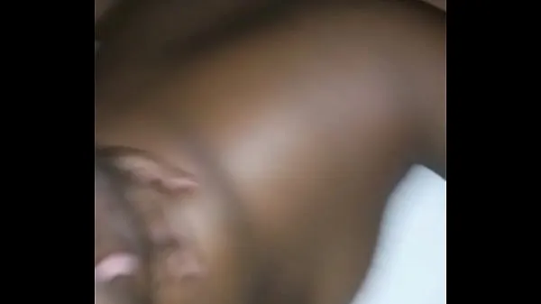 XXX Gros cul BBW se pencha pour prendre une bite noire Films énergétiques