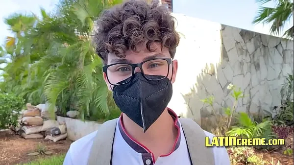 XXX Nerd Latin Twink Goes Gay For Pay أفلام الطاقة