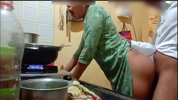 ภาพยนตร์ XXX Indian sexy wife got fucked while cooking energy