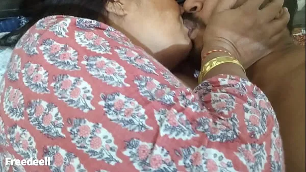 XXX Mi Bhabhi real me enseña cómo tener sexo sin mi permiso. Vídeo hindi completo películas sobre energía