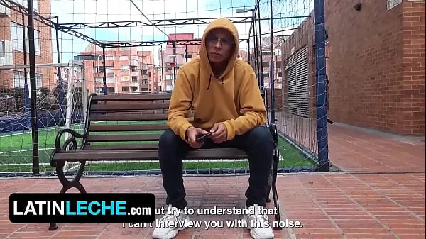 XXXHot Latino Stud Gets Tricked To Suck Stranger's Dick During Interview In Bogota - Latin Leche能源电影