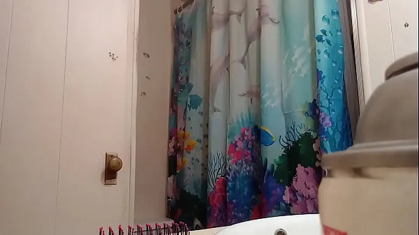XXX Caught mom taking a shower energy Movies