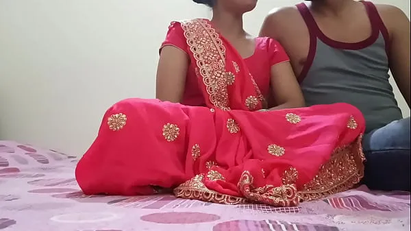 XXX Indian Desi, une bhabhi chaude nouvellement mariée, baisait en position de chien avec devar en audio clair en hindi Films énergétiques