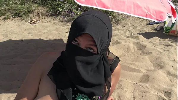 XXX Milf árabe disfruta del sexo duro en la playa de Francia películas sobre energía