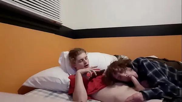 XXX Sucking my buddy and rim his ass on my bed energiaelokuvat