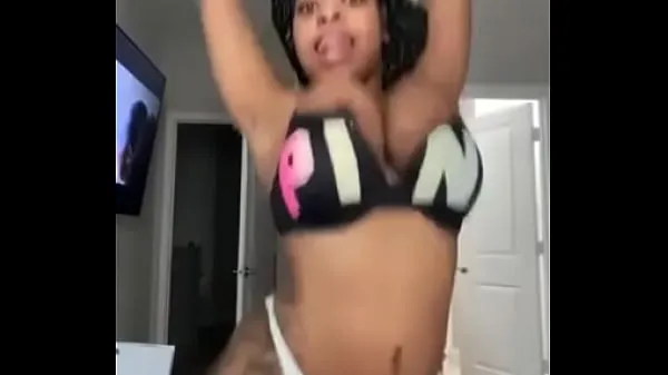 XXX Black slut flashing camera(insta modelEnergiefilme