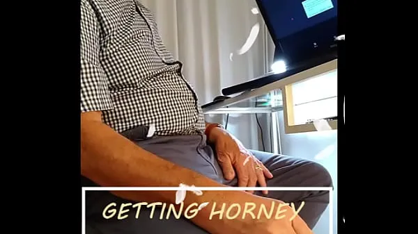 XXX GETTING HORNY EDITTING MY PORN STARRING BENGEEMAN energifilmer