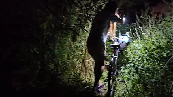 XXX Campo notturno nella foresta SESSO Parte 1film sull'energia