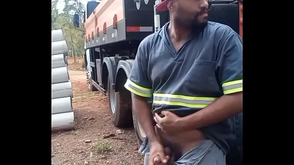 XXX Worker Masturbating on Construction Site Hidden Behind the Company Truck Filem tenaga