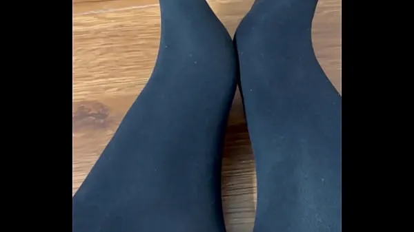 XXX Flaunting and rubbing together my black nylon feet energifilmer
