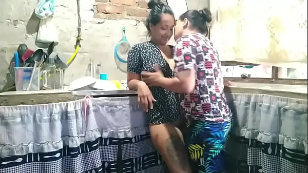 XXX Since my husband is not in town, I call my best friend for wild lesbian sex phim năng lượng