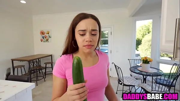 XXX Stepdaughter sucks cucumber before blowing stepdad أفلام الطاقة