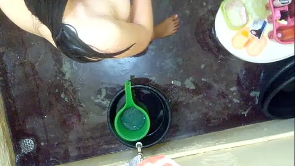 XXX sexy indian girl showers while hidden cam tapes her energiefilms